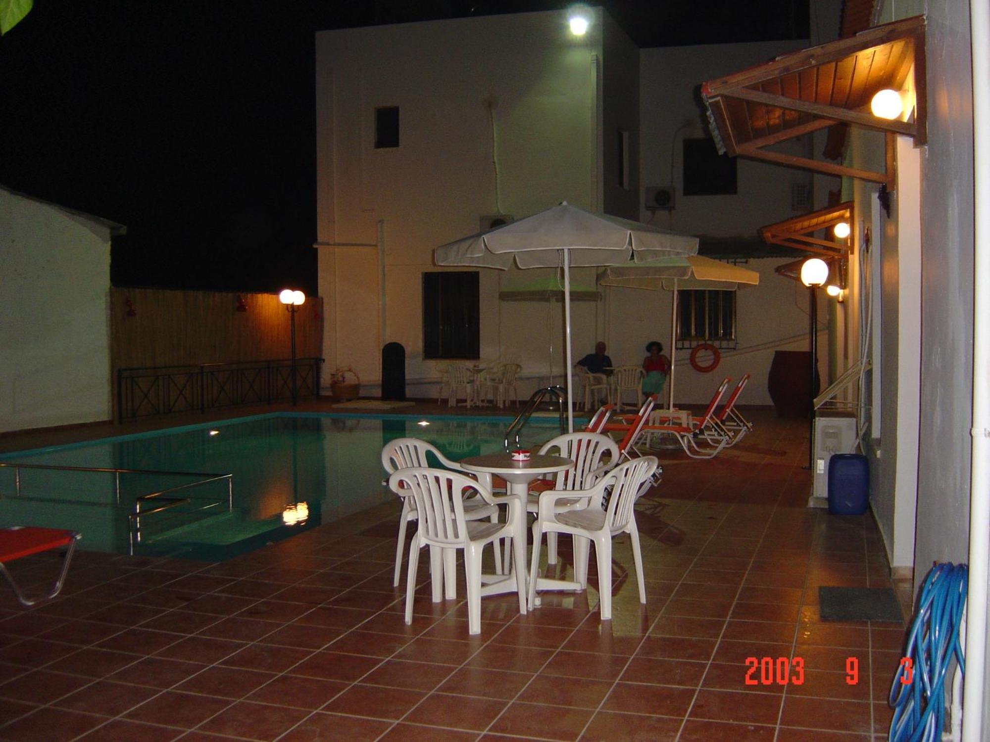 Iliaktida Apartments Rapaniana Bagian luar foto