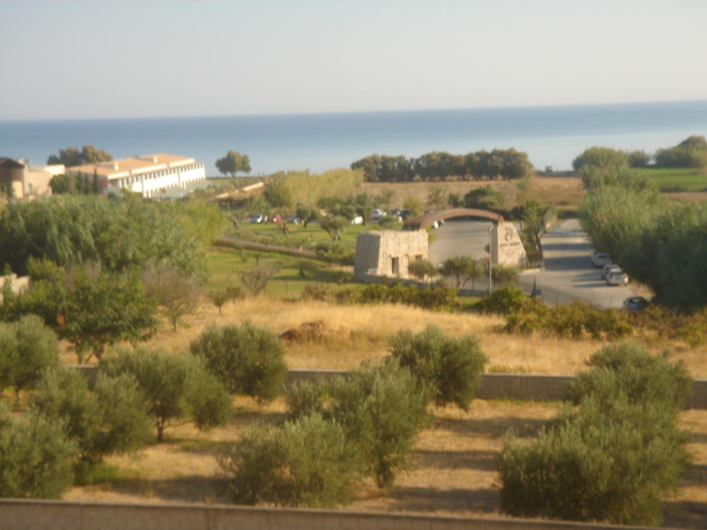 Iliaktida Apartments Rapaniana Bagian luar foto